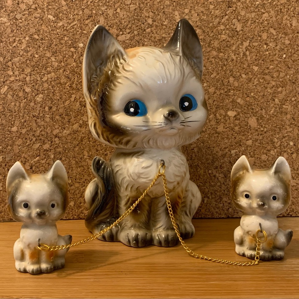 Charming Ceramic Cat Figurine Set - Brown and Cream